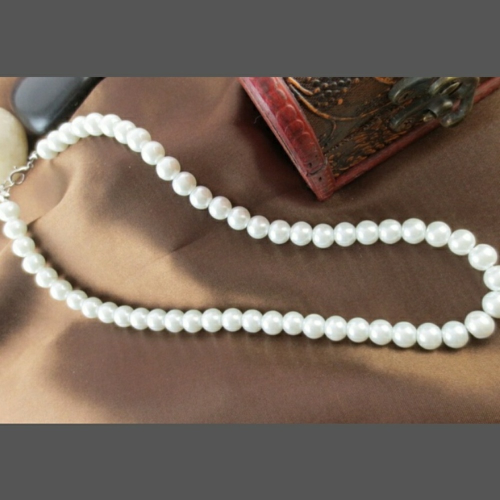 Pearl Faux Necklace